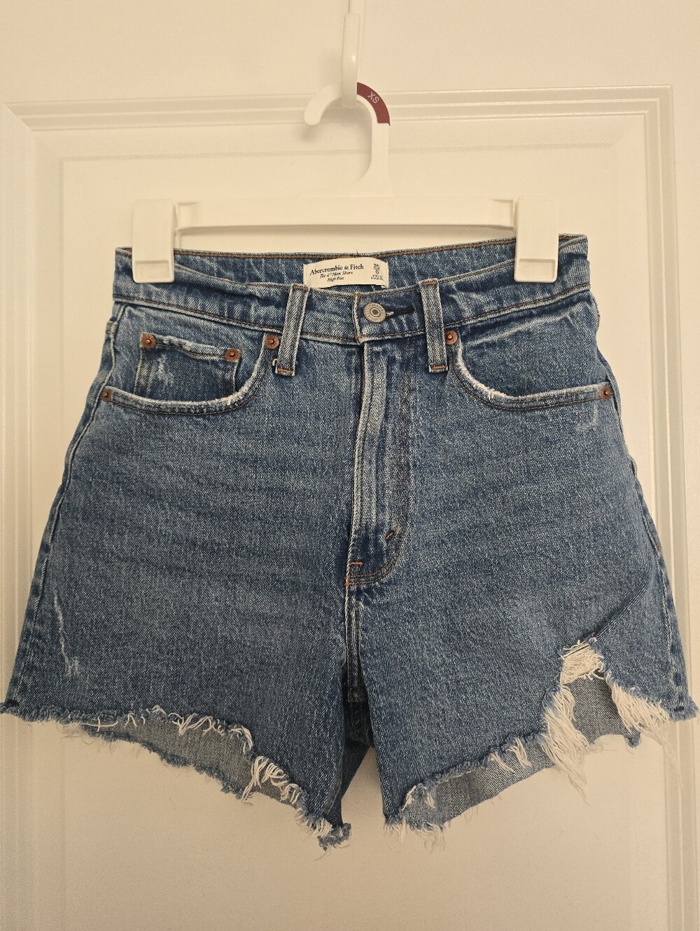 Abercrombie 4" Mom Short Curve Love
